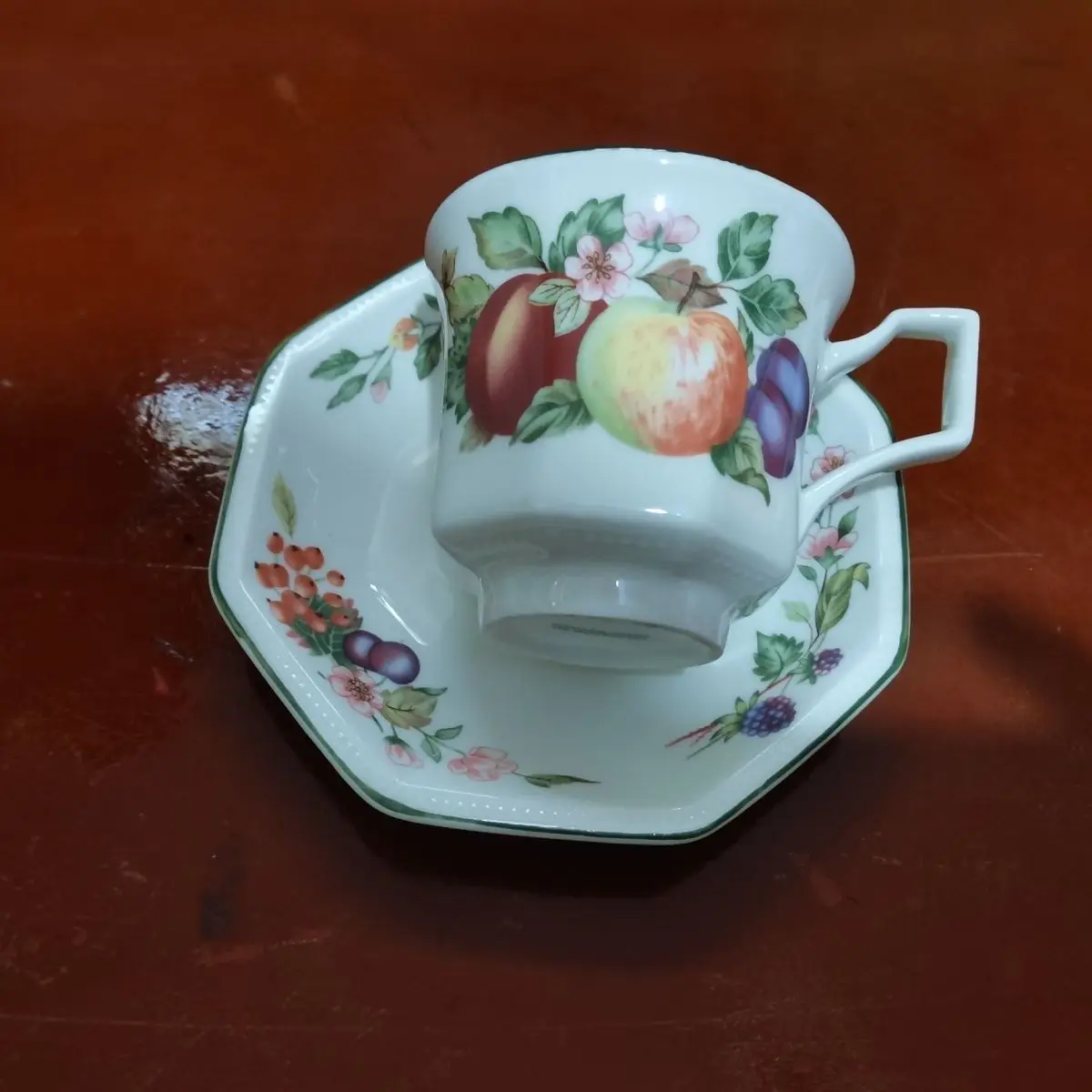 Coffee Tea Uk - 英国への輸出用オリジナル八角形コーヒーカップ＆ソーサー、英国式アフタヌーンティーカップ＆ソーサー