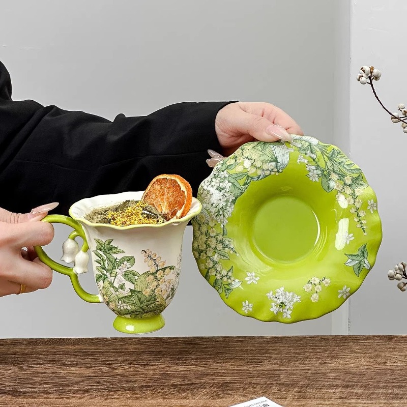 スズランの花が咲くアフタヌーンティーセット - 精巧な高級陶 - Tea Coffee Pot Set のレビューと価格