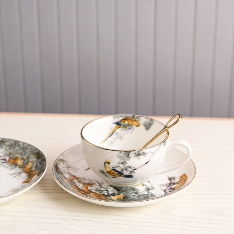 レトロな英国製ボーンチャイナ ジャングルフラワー＆バード コ - Coffee Tea Love のレビューと価格