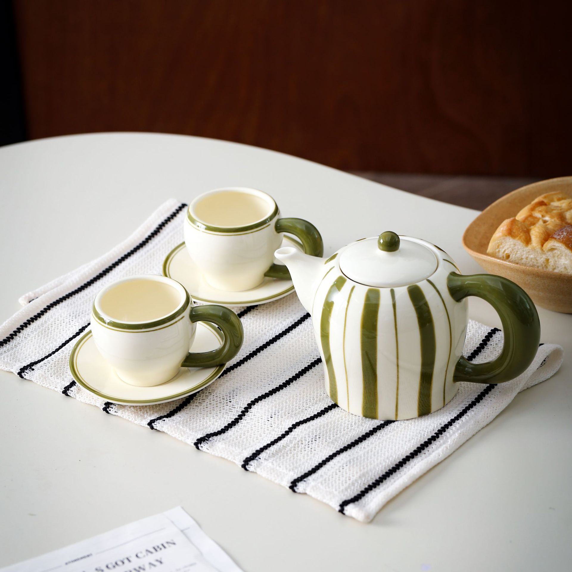ヴィンテージ陶器製コーヒーカップ＆ソーサーセット（ハンドル付 - Coffee Tea Gift のレビューと価格